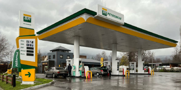 La mayor empresa de combustibles del mundo llega a Chile: aprueban compra de Petrobras por parte de Aramco, el gigante saudí