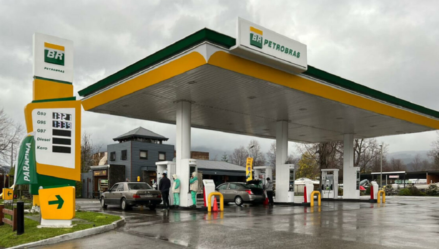 La mayor empresa de combustibles del mundo llega a Chile: aprueban compra de Petrobras por parte de Aramco, el gigante saudí