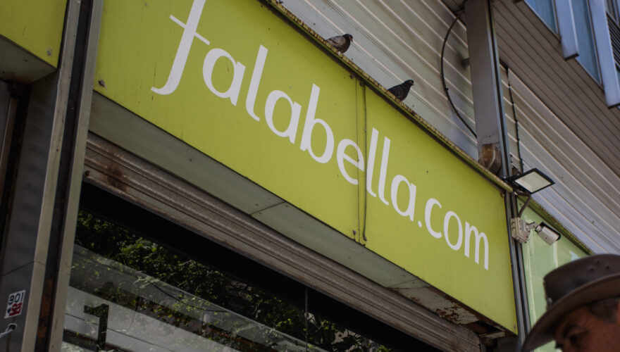 La nueva apuesta de Falabella en medio de su complejo momento: retail y comercio de su página web "se unirán progresivamente"
