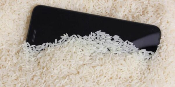 Secar los iPhone en arroz