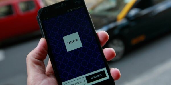 Ley Uber: Arremeten contra aplicaciones de transporte