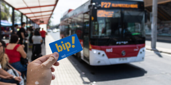 Transporte público al alza: primeras semanas de marzo registraron un aumento en las validaciones en buses RED y en Metro