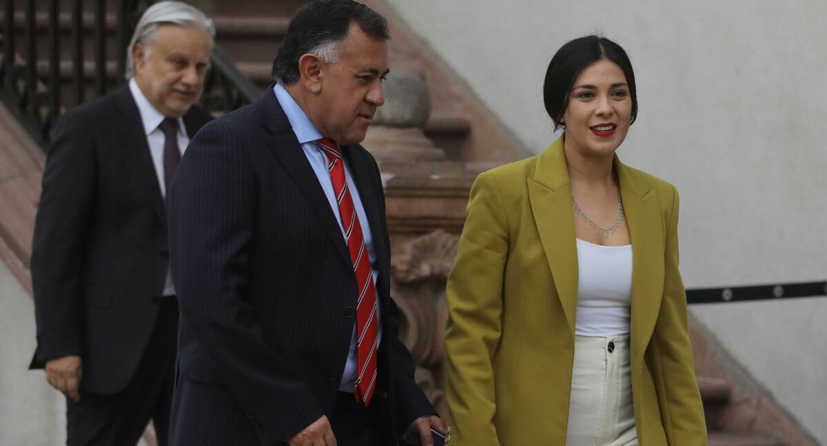 Eric Aedo y Karol Cariola