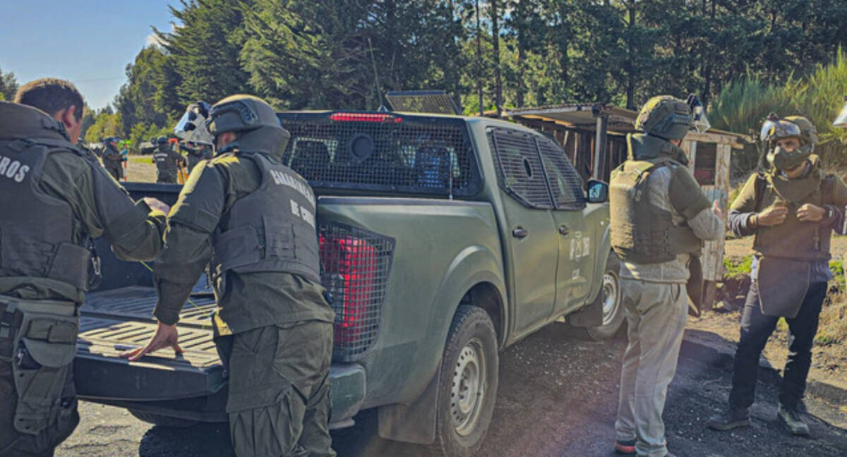 Carabineros en Cañete