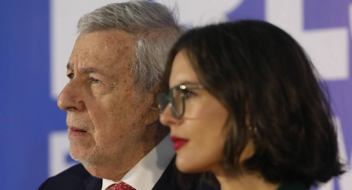 Alberto Van Klaveren y Camila Vallejo