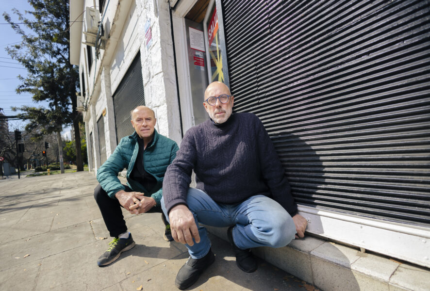 Roberto y Massimo Ravello, dueños del ex mini Market Coliseo