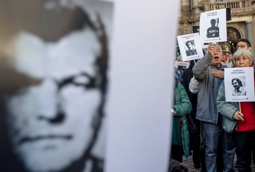 Recuperación de Hornos de Lonquén en el día del detenido desparecido