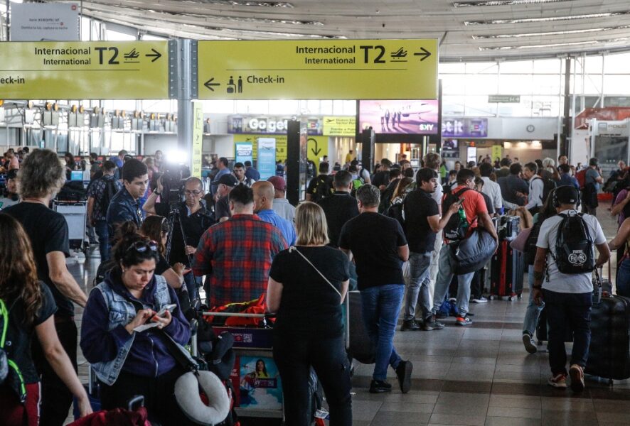 Aeropuerto Internacional de Santiago. Foto: Agencia Uno