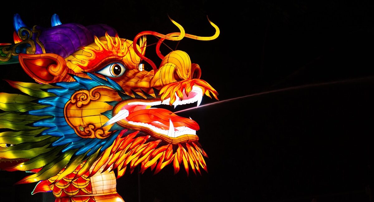 Un dragón oriental en el Festival Internacional de luces de China en Chile (Fesiluz). | Agencia UNO