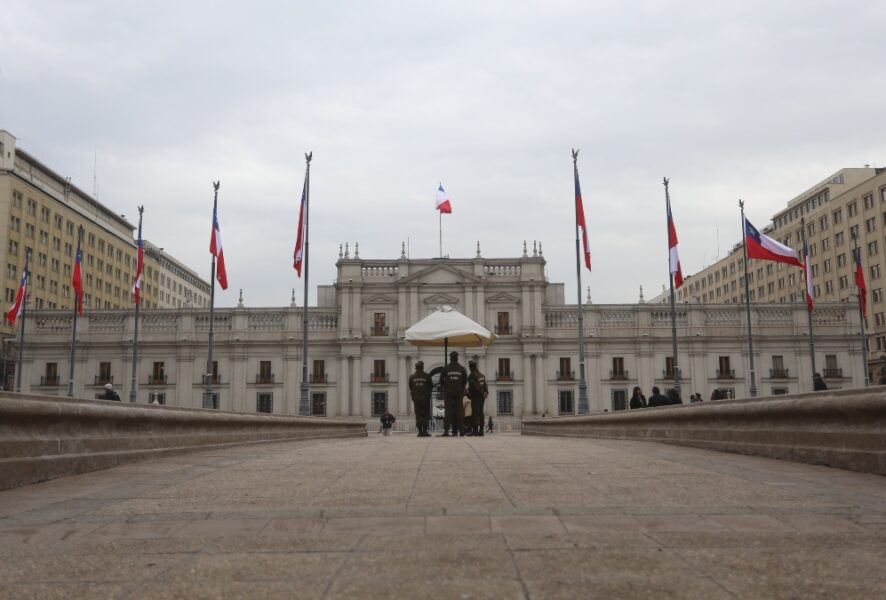 Un carabinero fue hallado sin vida en La Moneda. Foto: Agencia Uno