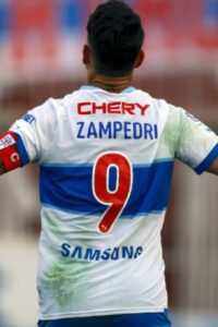 Felipe Zampedri celebrando un gol.