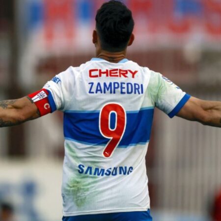 Felipe Zampedri celebrando un gol.