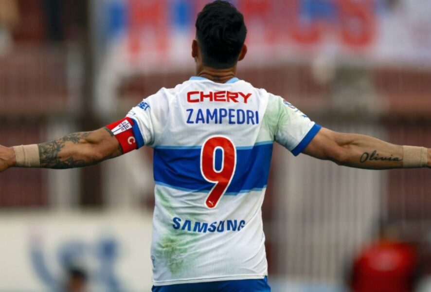 Felipe Zampedri celebrando un gol.