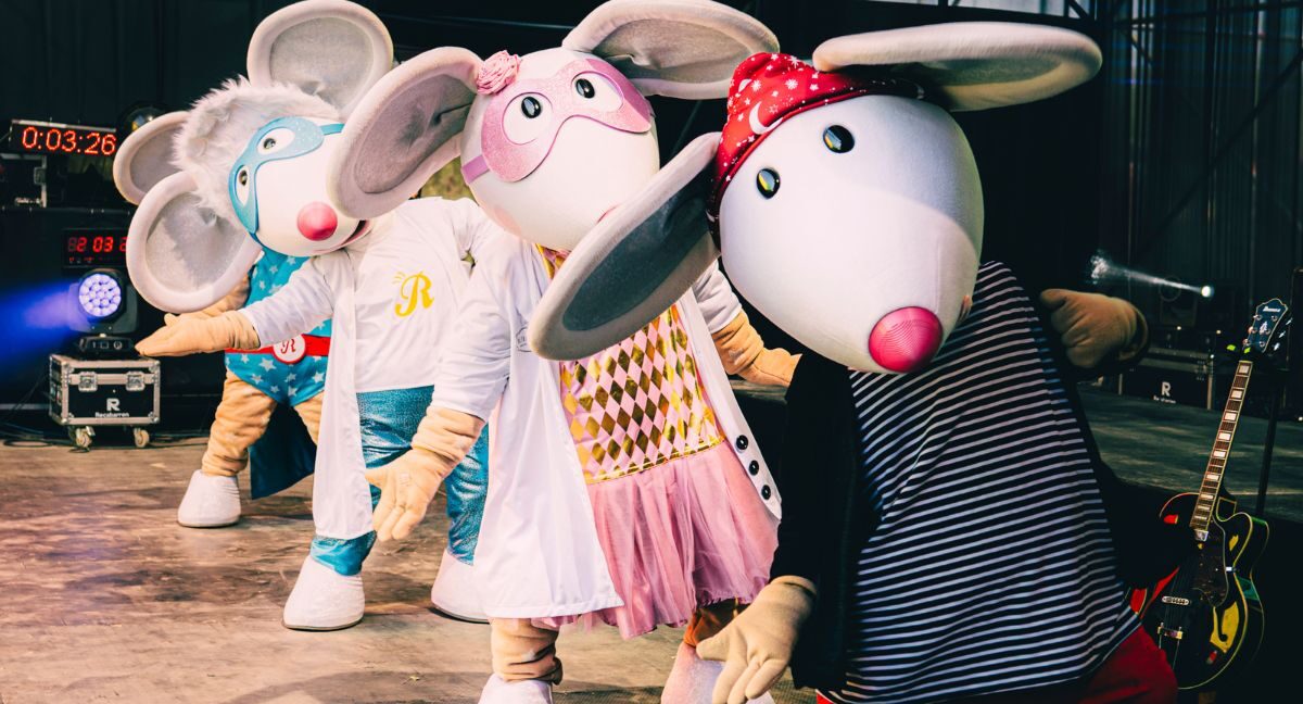 Ratoncitos bailando en Kidzapalooza 2025.
