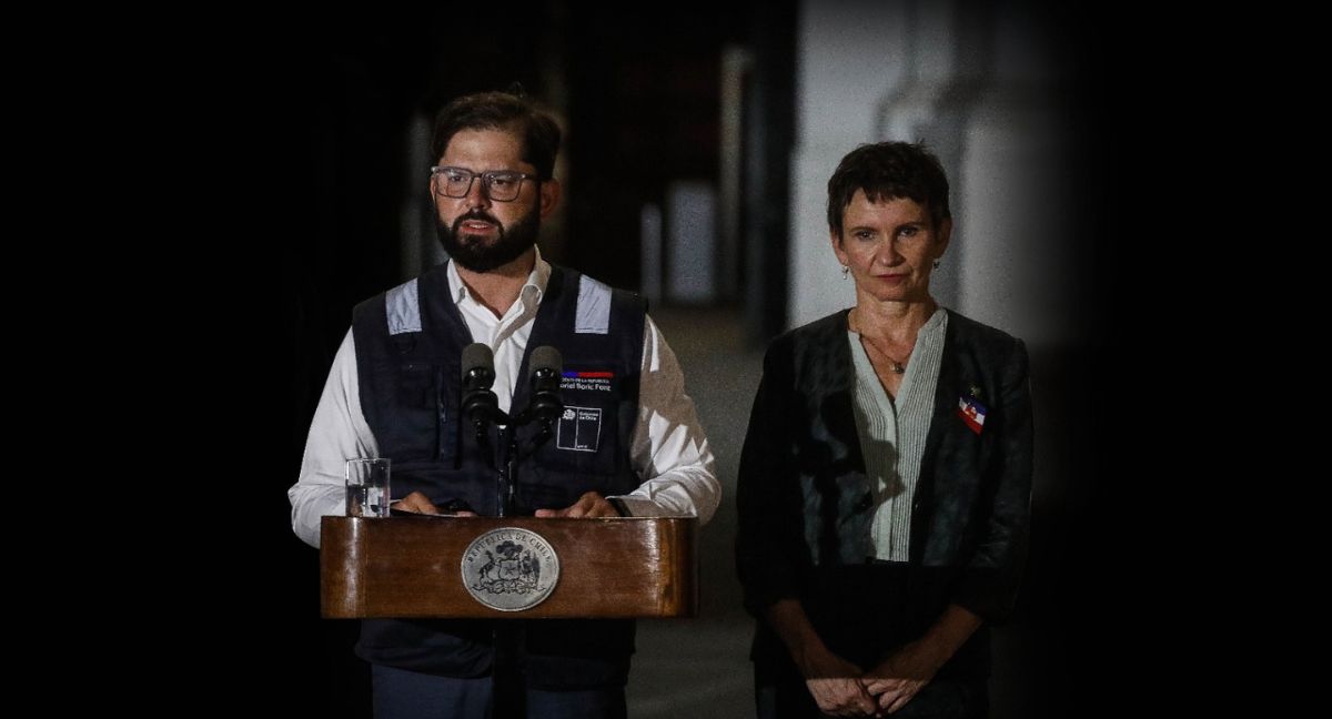 El Presidente Gabriel Boric y la ministra del Interior, Carolina Tohá.