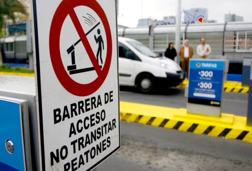 Propuesta busca eliminar cobros en estacionamientos de centros de salud