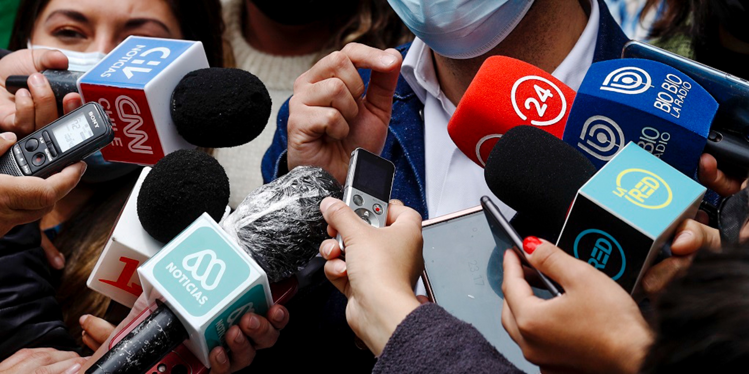 Asociación Nacional de la Prensa Chile repudia acoso a dos mujeres ...