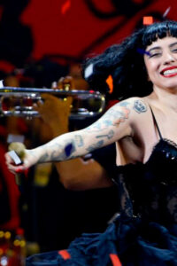 Mon Laferte, artista que se presentó en Lollapalooza y Festival de Viña