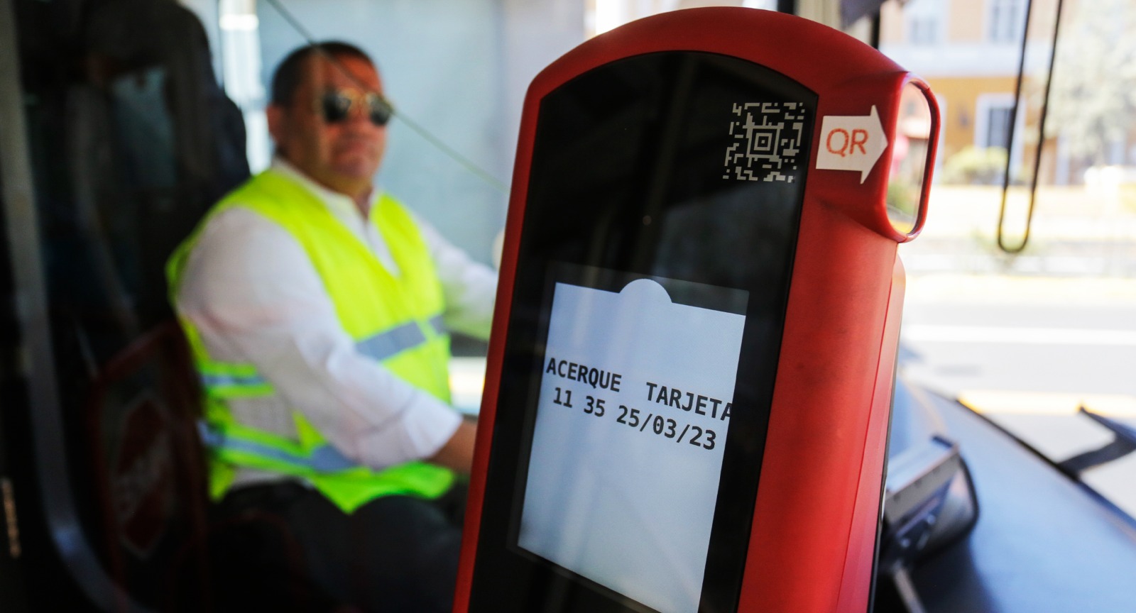 Huawei y Red Movilidad lanzan pago de pasajes de Metro y buses desde tu reloj: así funciona la tecnología