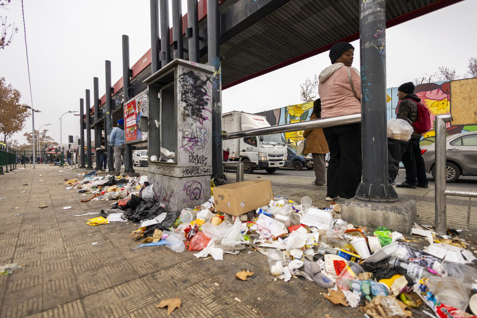 Vecinos denuncian que paradero de estación Mapocho se ha convertido en ...