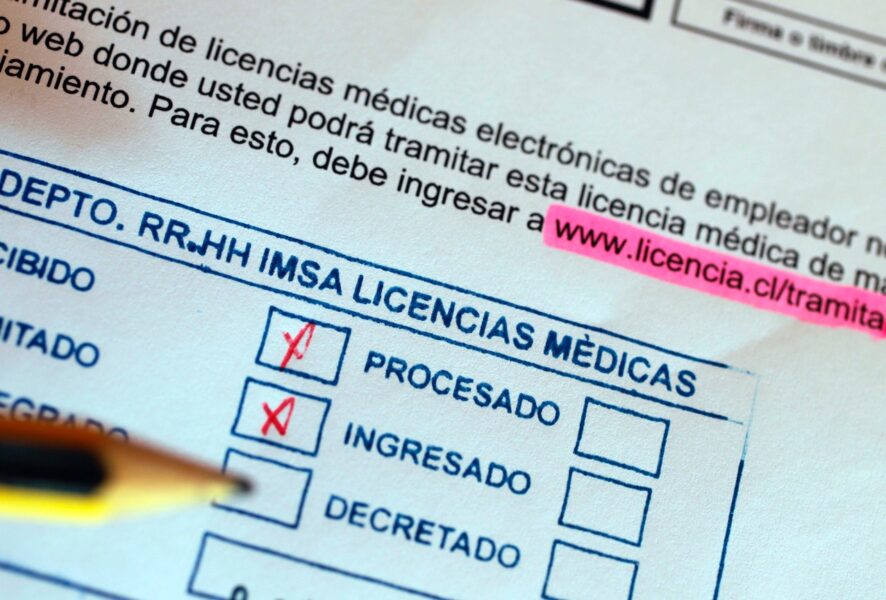 COMPIN revela que 1.470 doctores emitieron licencias médicas estando ellos mismos en reposo y endurece medidas contra grandes emisores