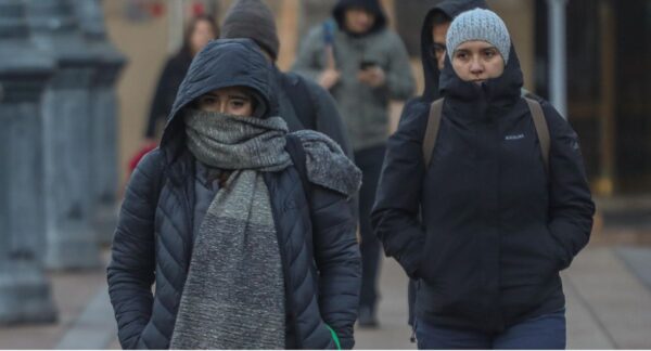 Santiago se prepara para el fin de semana más frío del año y las lluvias que volverán el domingo: mínimas llegarán a los -1°