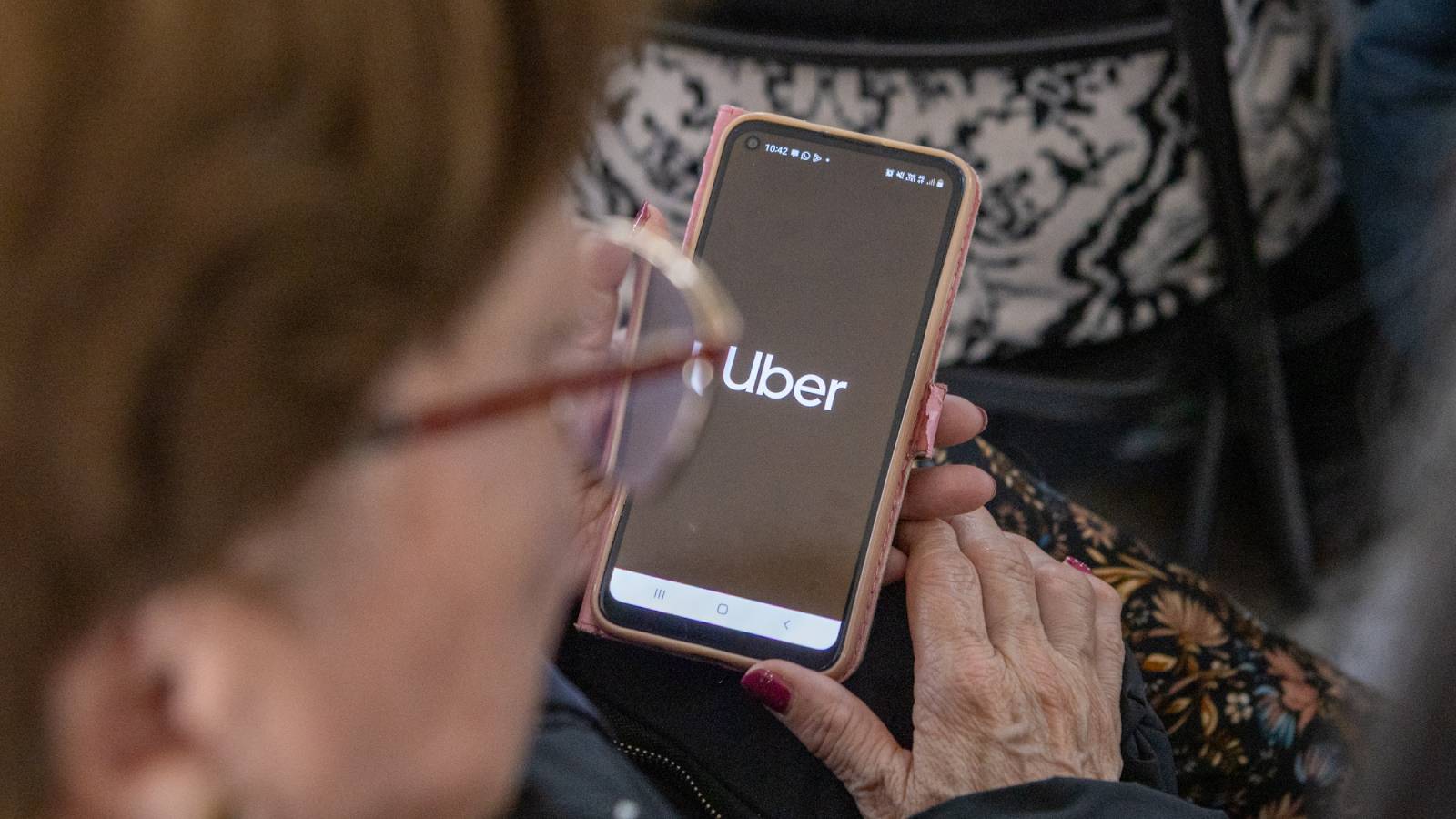 Así es Uber Mujeres, la nueva opción de la app que llega a Chile y que prioriza el encuentro entre pasajeras y conductoras