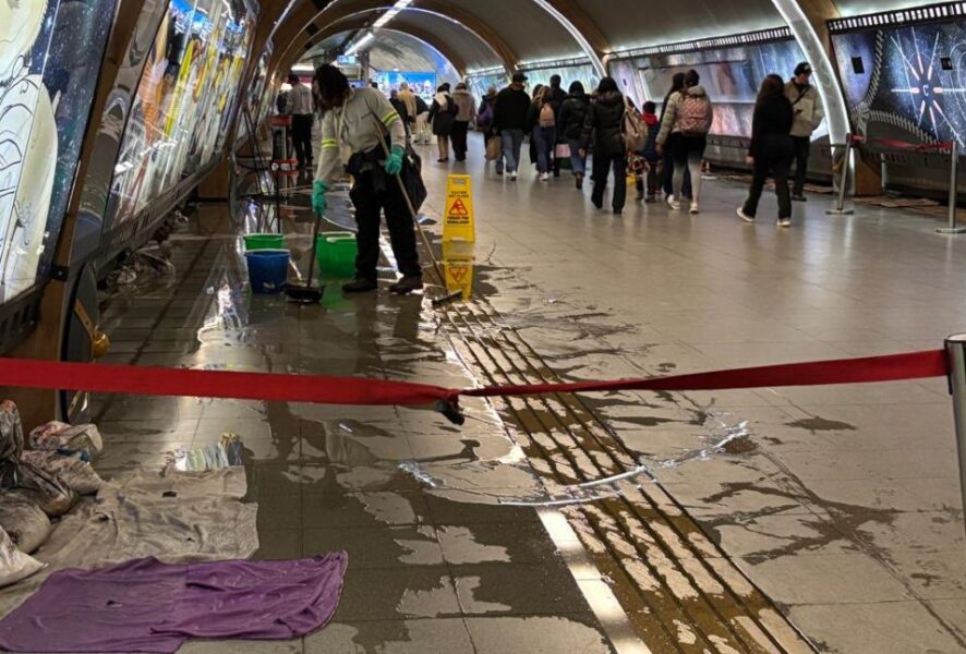 Inundación en la estación Los Leones