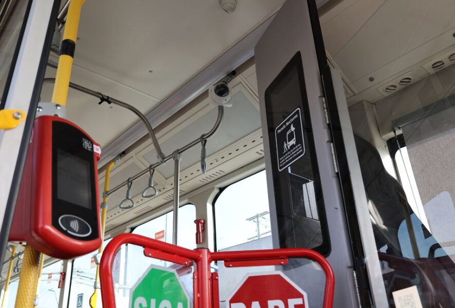 Pago del transporte público con reconocimiento facial