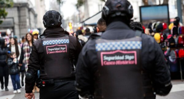Desbordes por condiciones de guardias de Santiago