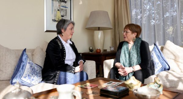 Jeannette Jara y Michelle Bachelet
