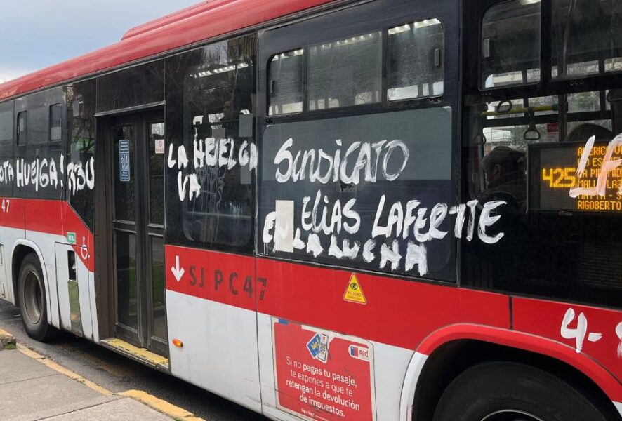 Micros de Santiago llaman a huelga