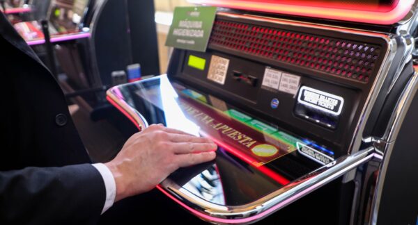Funcionarios públicos fueron al casino con licencia médica