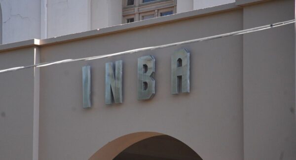 Rocían a docente con bencina en el INBA