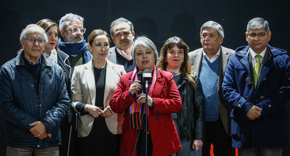 Jeannette Jara y directivas de partidos