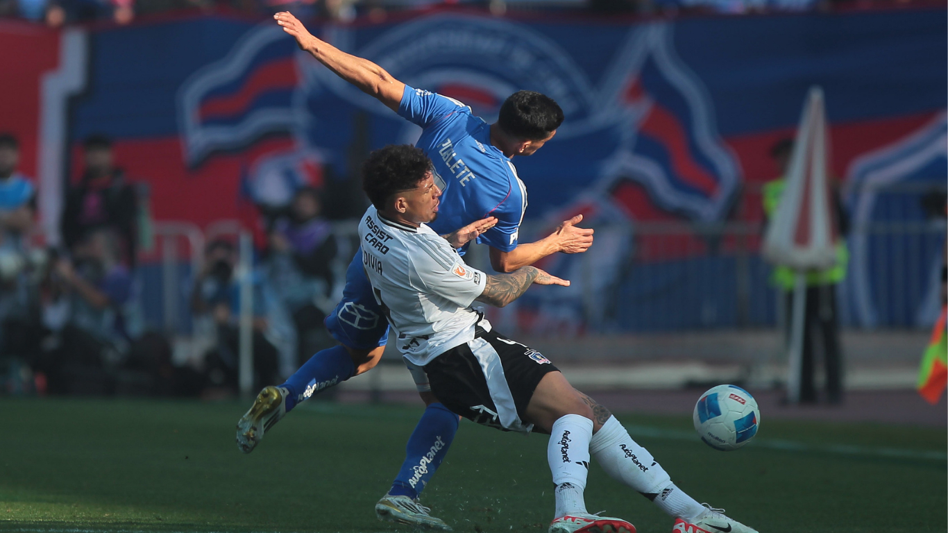 El irrespetuoso mensaje de la barra de Colo Colo a hinchas de la U. de Chile que fueron linchados en Avellaneda en la antesala del Superclásico
