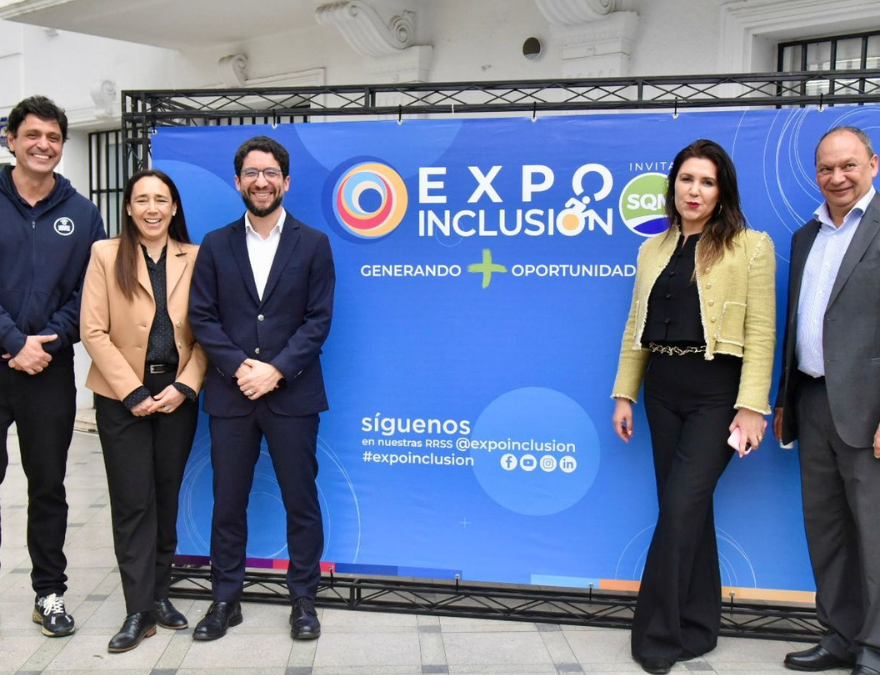 Autoridades que fueron al lanzamiento de la Expo Inclusión