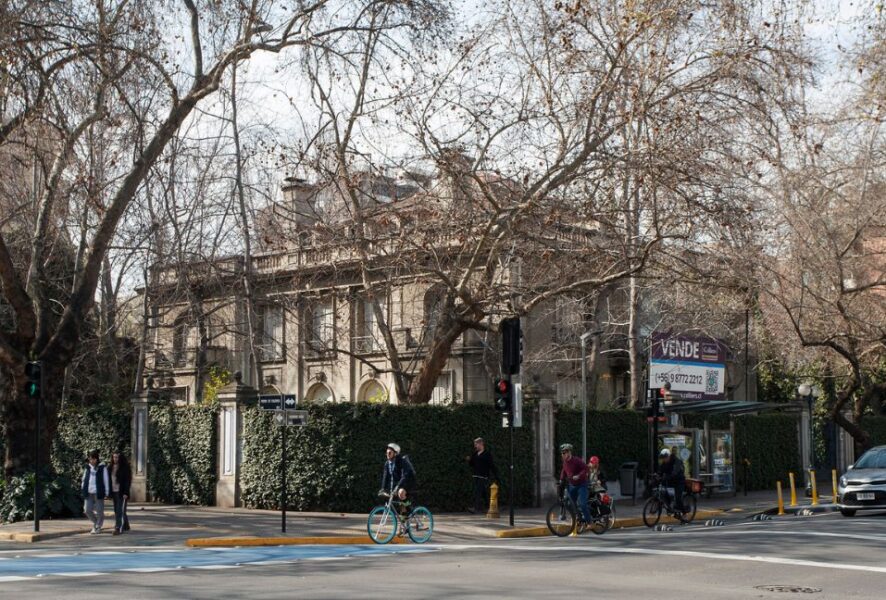 Casa Comandari en Providencia sigue en venta