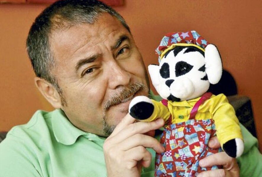 Fernando Ortiz, conocido por su rol como gato Juanito, es el jefe de comunicaciones de la campaña de Johannes Kaiser.