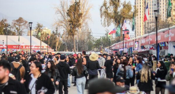Fonderos del Parque O'higgins reclaman contra Santiago