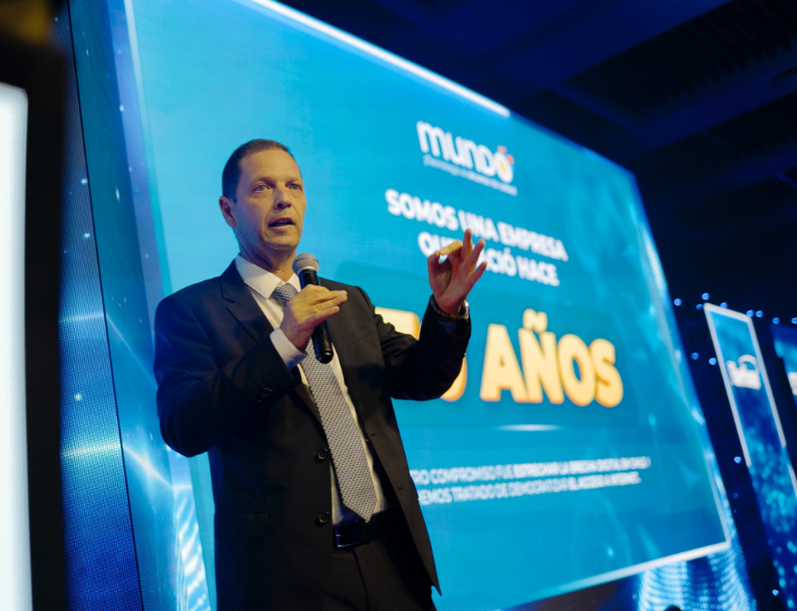 Mundo presentando su primera fibra óptica 50G