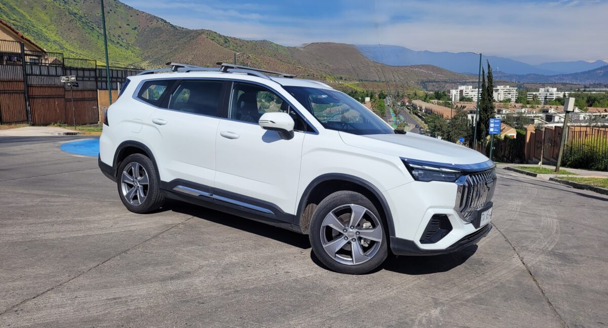 Geely Okavango prueba de manejo: descubre su espacio para siete pasajeros, motor turbo eficiente y control de crucero adaptativo confiable.