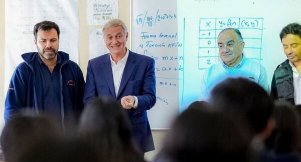 SLEP de Iquique se defiende por invitación a Kast