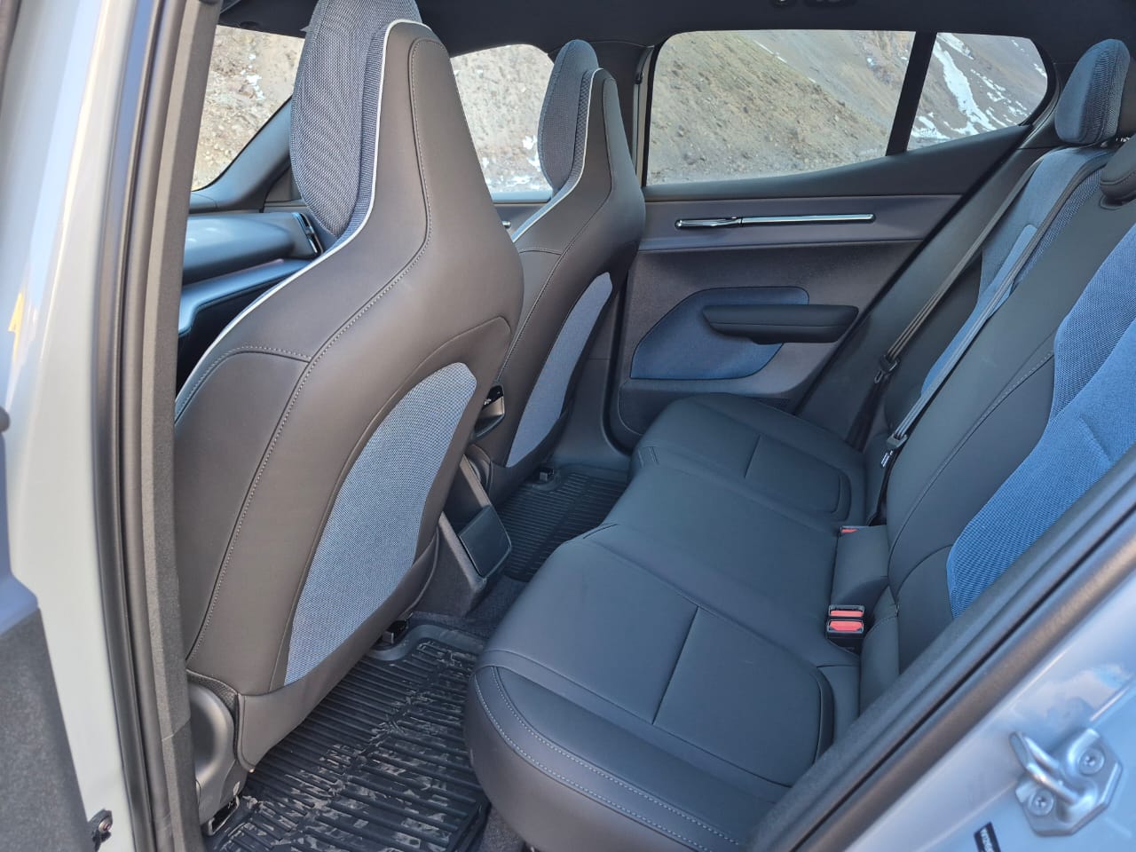 Prueba de manejo Volvo EX30 Cross Country: análisis realista de prestaciones, autonomía y usabilidad en ruta entre Vitacura y Portillo.