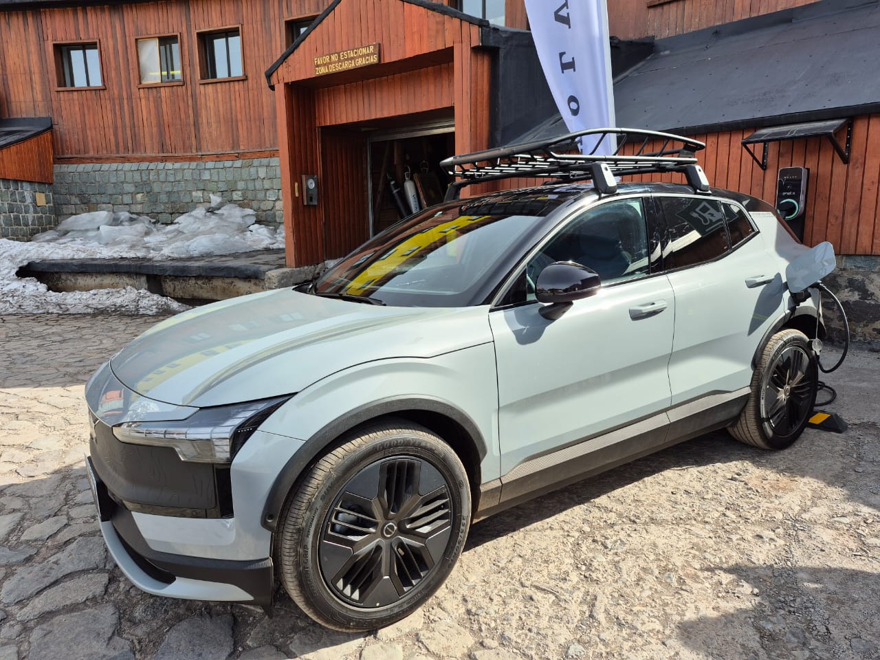 Prueba de manejo Volvo EX30 Cross Country: análisis realista de prestaciones, autonomía y usabilidad en ruta entre Vitacura y Portillo.