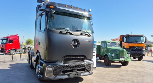 Nuevas cabinas Mercedes-Benz Camiones presentadas por Kaufmann en Chile.
