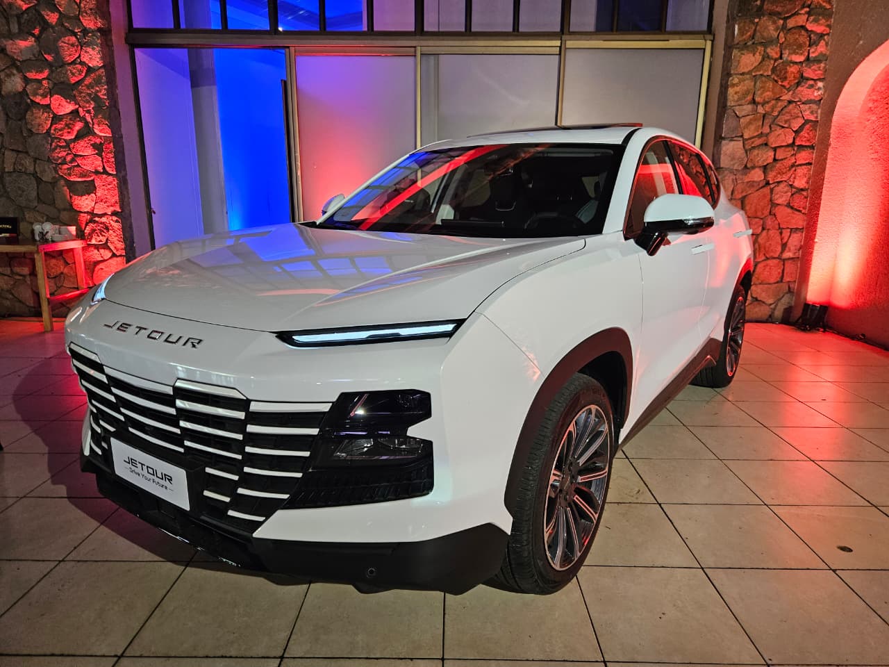 Jetour renueva sus Dashing, X70 y X70 Plus con foco en las mejoras de diseño y nuevo equipamiento de seguridad.