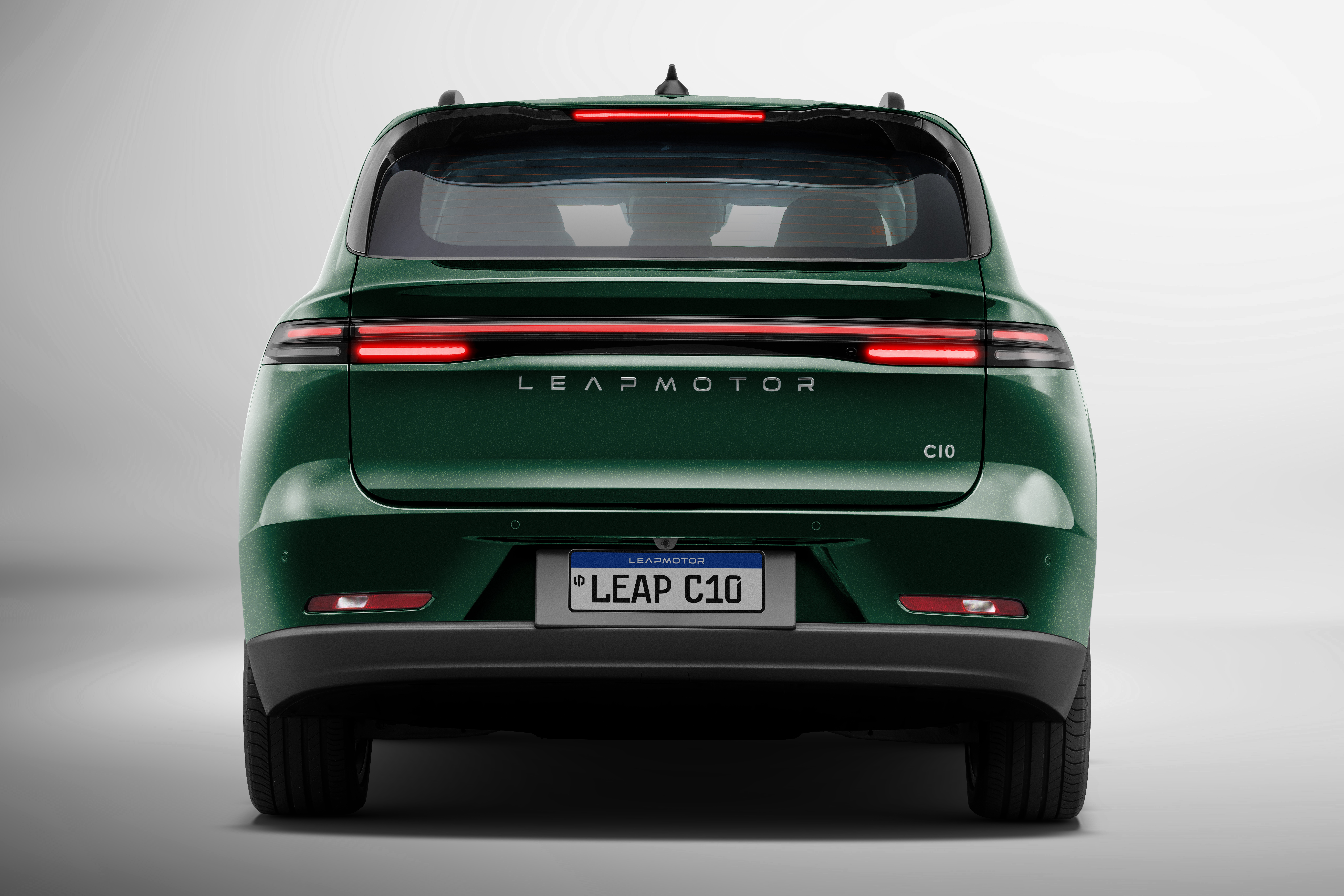 Leapmotor C10, SUV eléctrico y ultra-híbrido presentado por Stellantis en Chile