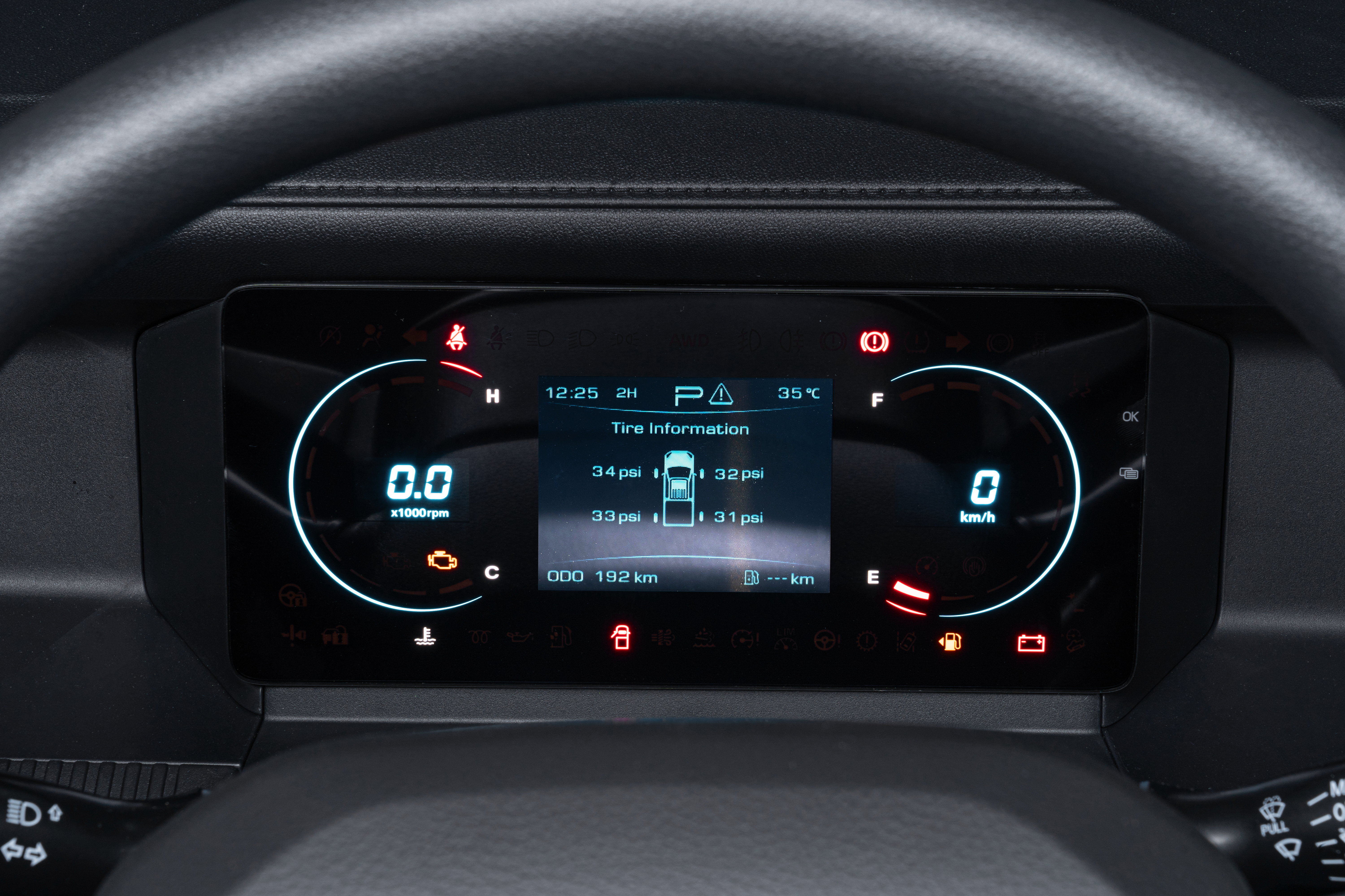 JMC Vigus Plus. Descubre el motor diésel de 2.5 L, 410 Nm y la garantía de por vida.