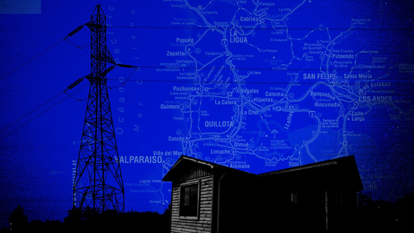 La incansable lucha de vecinos de Puchuncaví por recuperar sus casas: empresa eléctrica instaló torres de alta tensión sobre sus terrenos y los obligó a desalojar